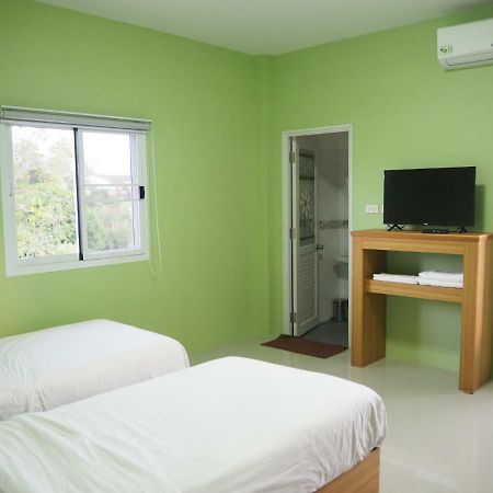 Good Room Uttaradit Exterior photo