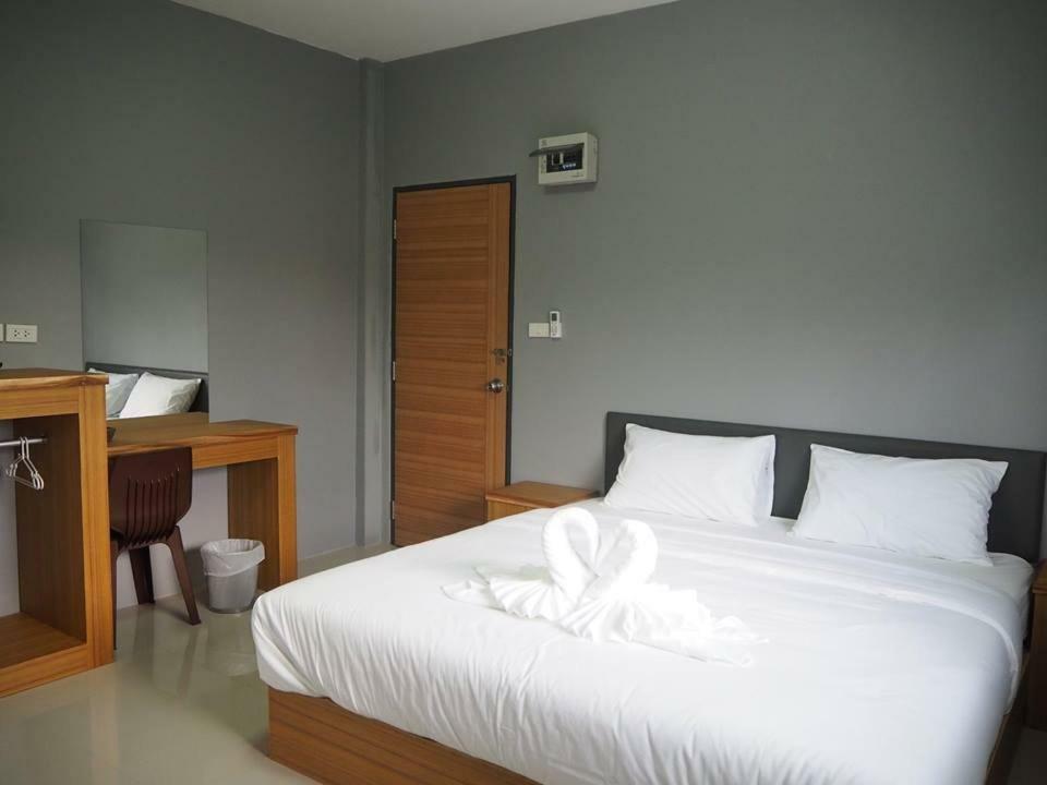 Good Room Uttaradit Exterior photo