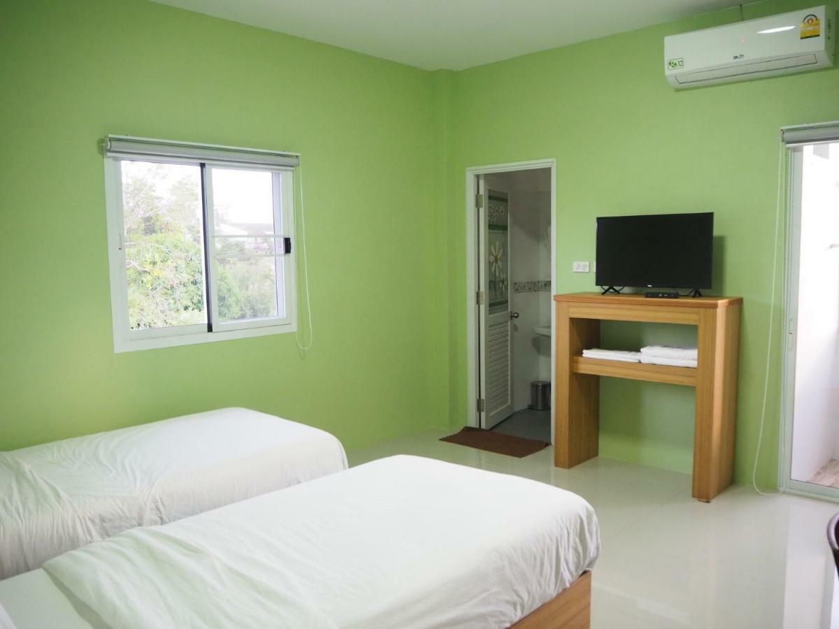 Good Room Uttaradit Exterior photo